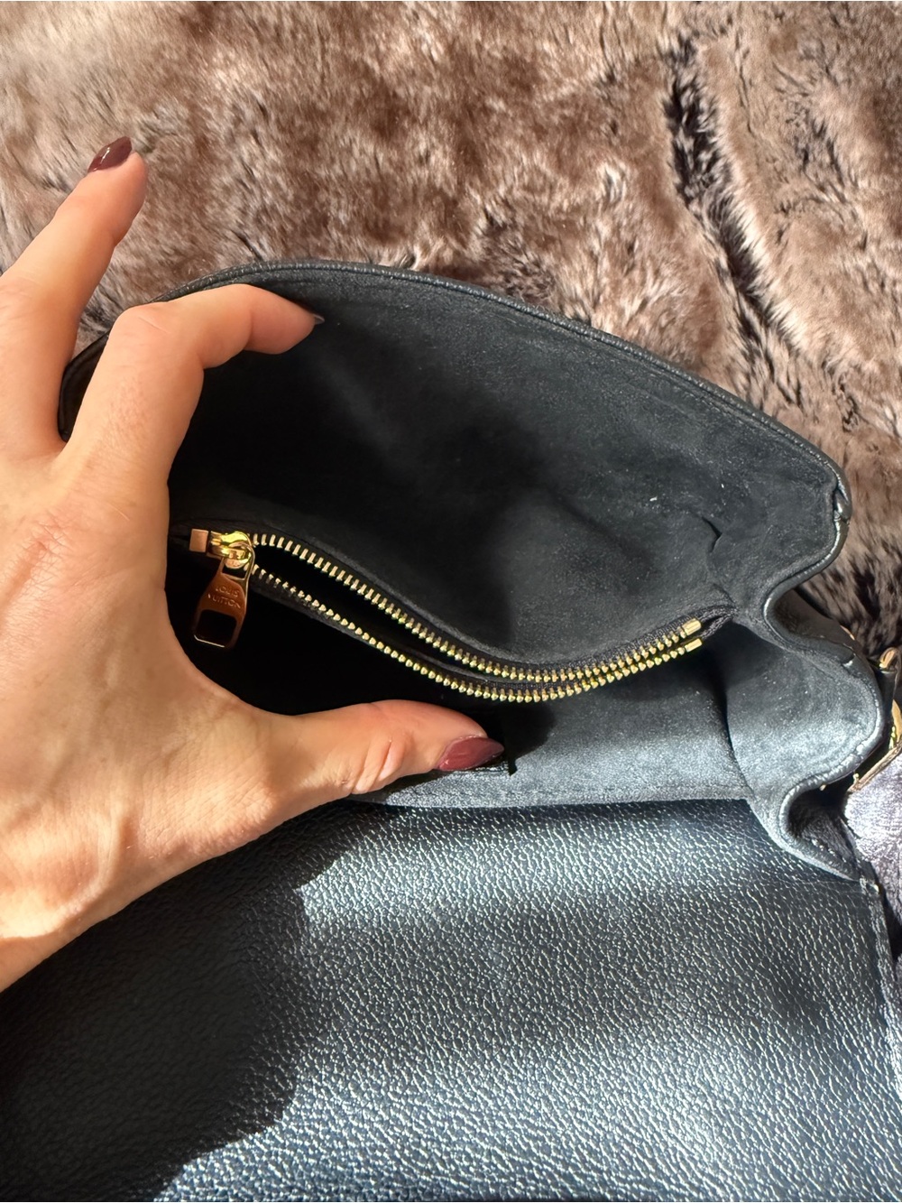 Louis Vuitton Black Empreinte Pochette Metis East West Shoulder Bag (Authentic) - Picture 11 of 16